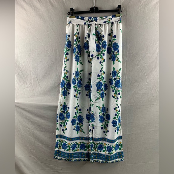 White/Blue Floral Print Belted Wide Leg Pants - Picture 6 of 6